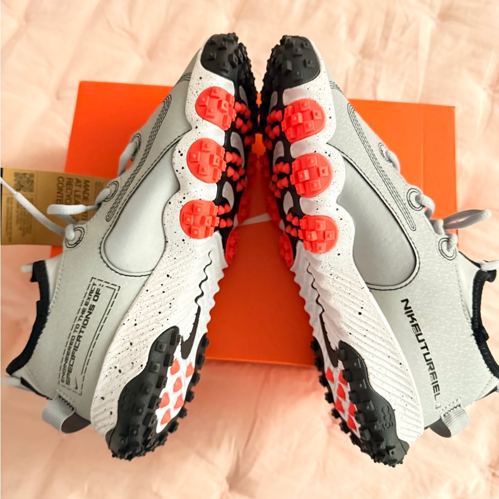 Nike Grey and Black Trail Sneakers with Coral Accents - Picture 3 of 5
